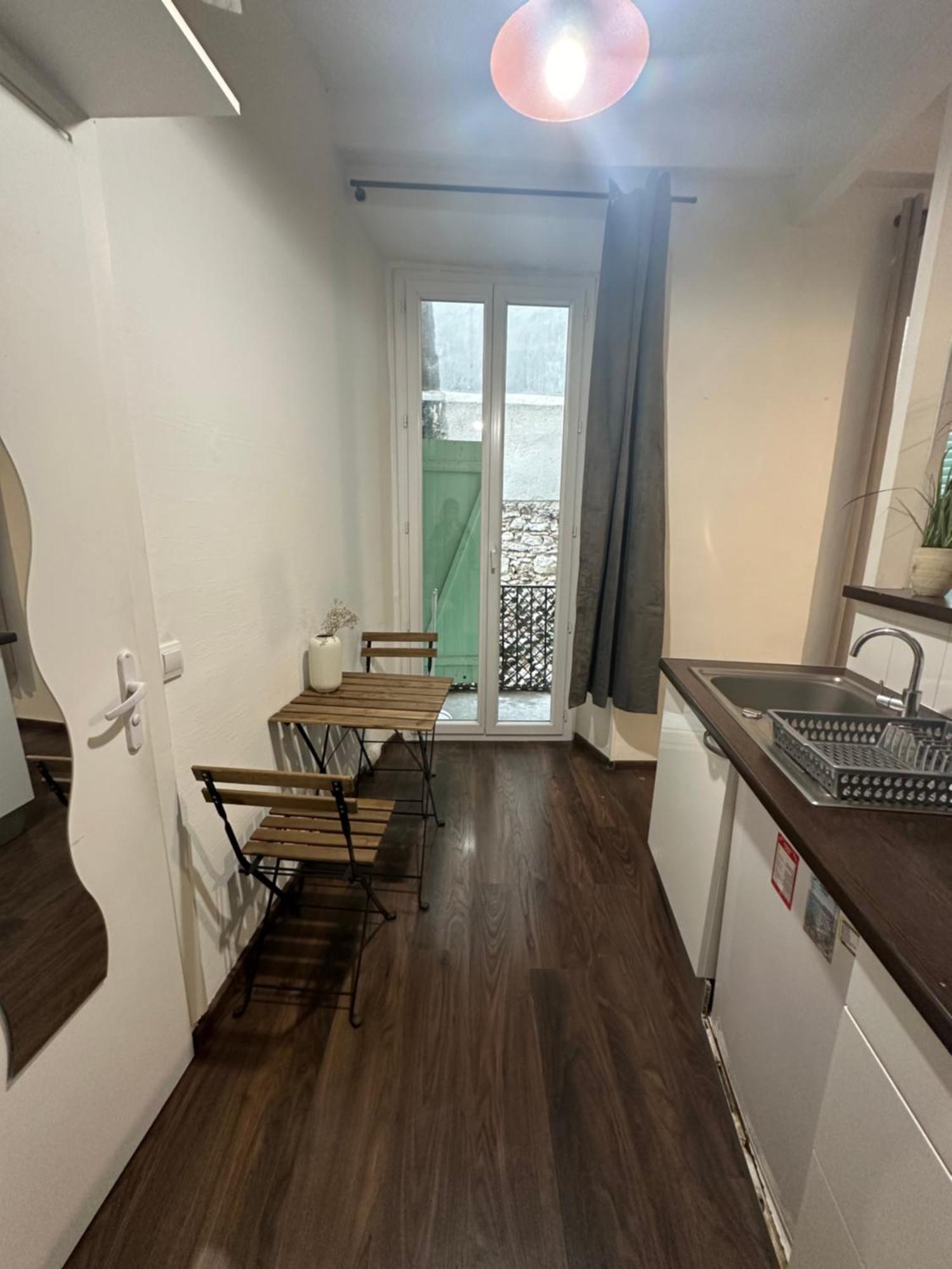 Estudio 20 M2 Appartamento